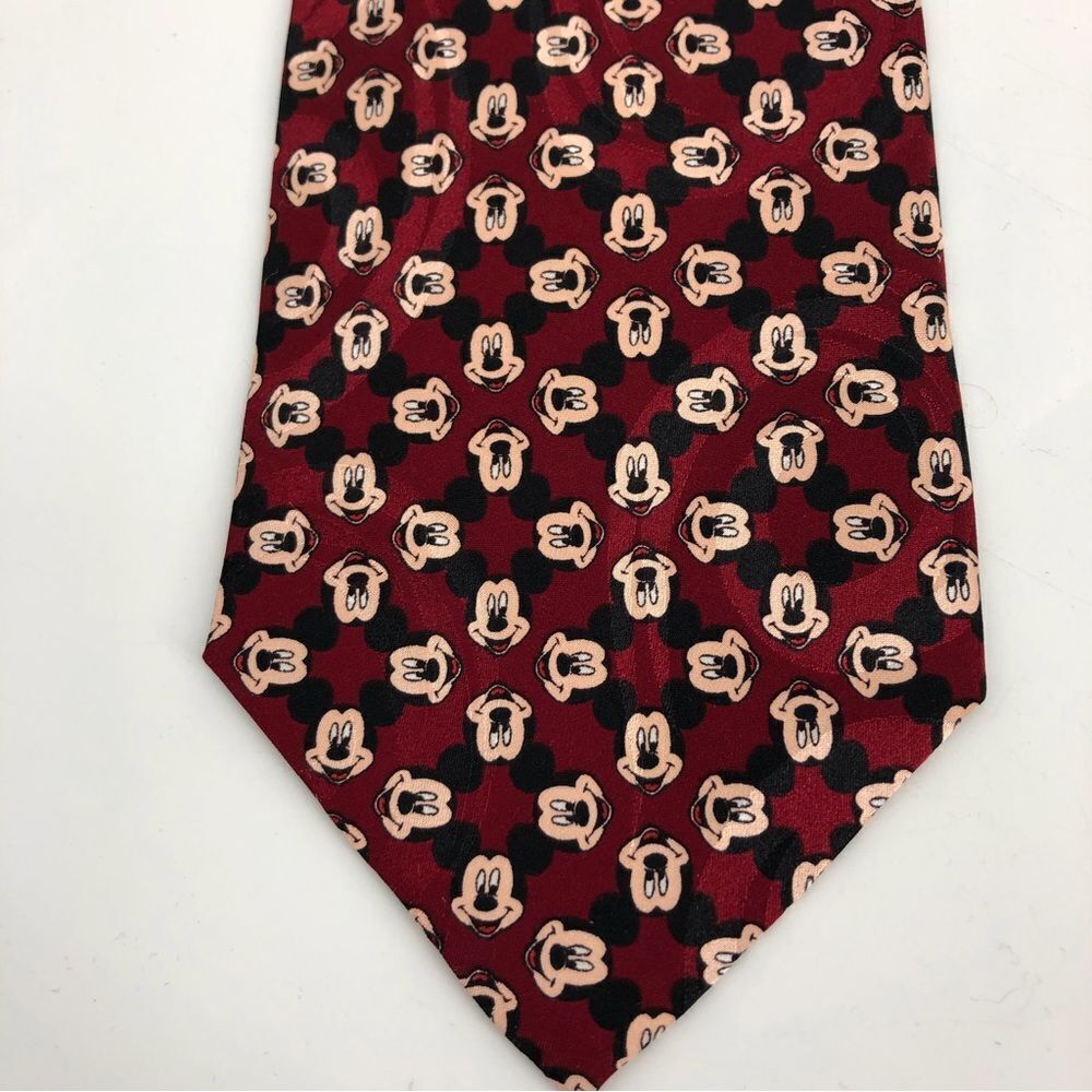 Vintage Walt Disney World Mens Tie Red 100% Silk Mickey‎ Mouse Necktie